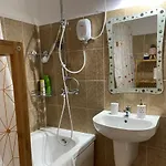 Cozy And Clean Apartment, Near National Arena *