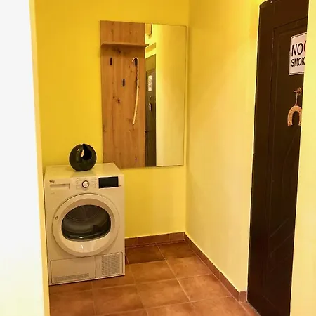 아파트 Cozy And Clean Apartment, Near National Arena *