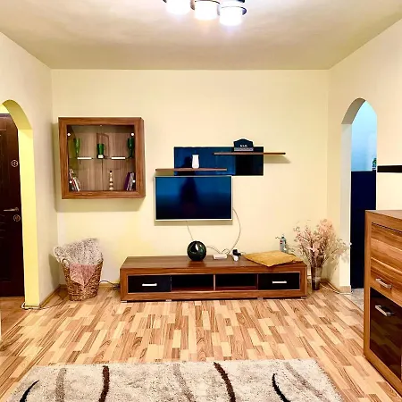 Cozy And Clean Apartment, Near National Arena